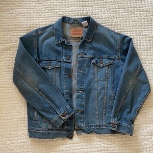 ✨Levi’s✨ Jean Jacket